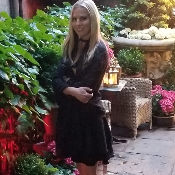 Meet your Posher, Kara - Picture 2 of 2